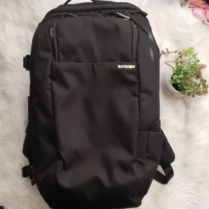 Incase DSLR Pro Pack Black DSLR Camera Backpack